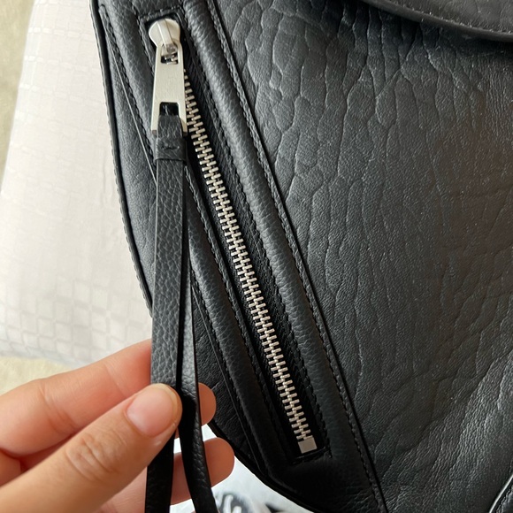 Vince Camuto bag - Picture 4 of 8